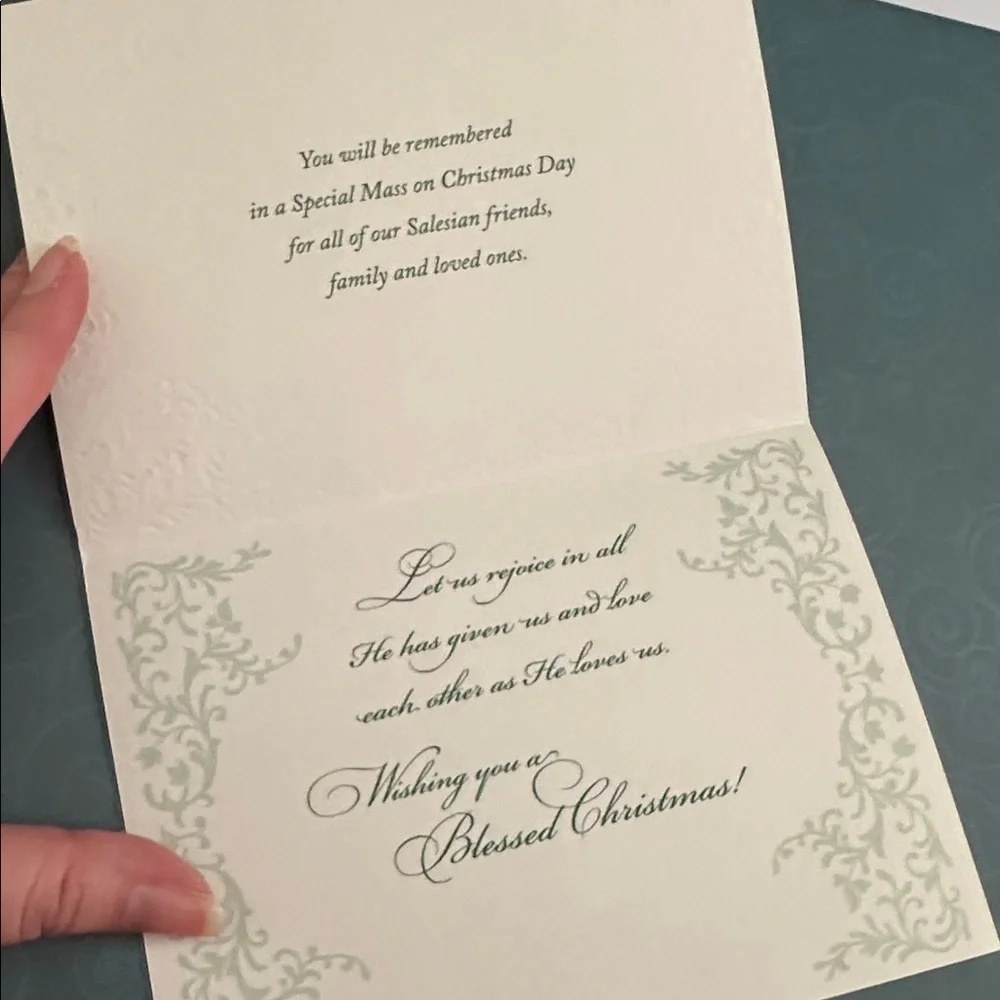 8 Christmas Greeting Cards (no envelopes included)